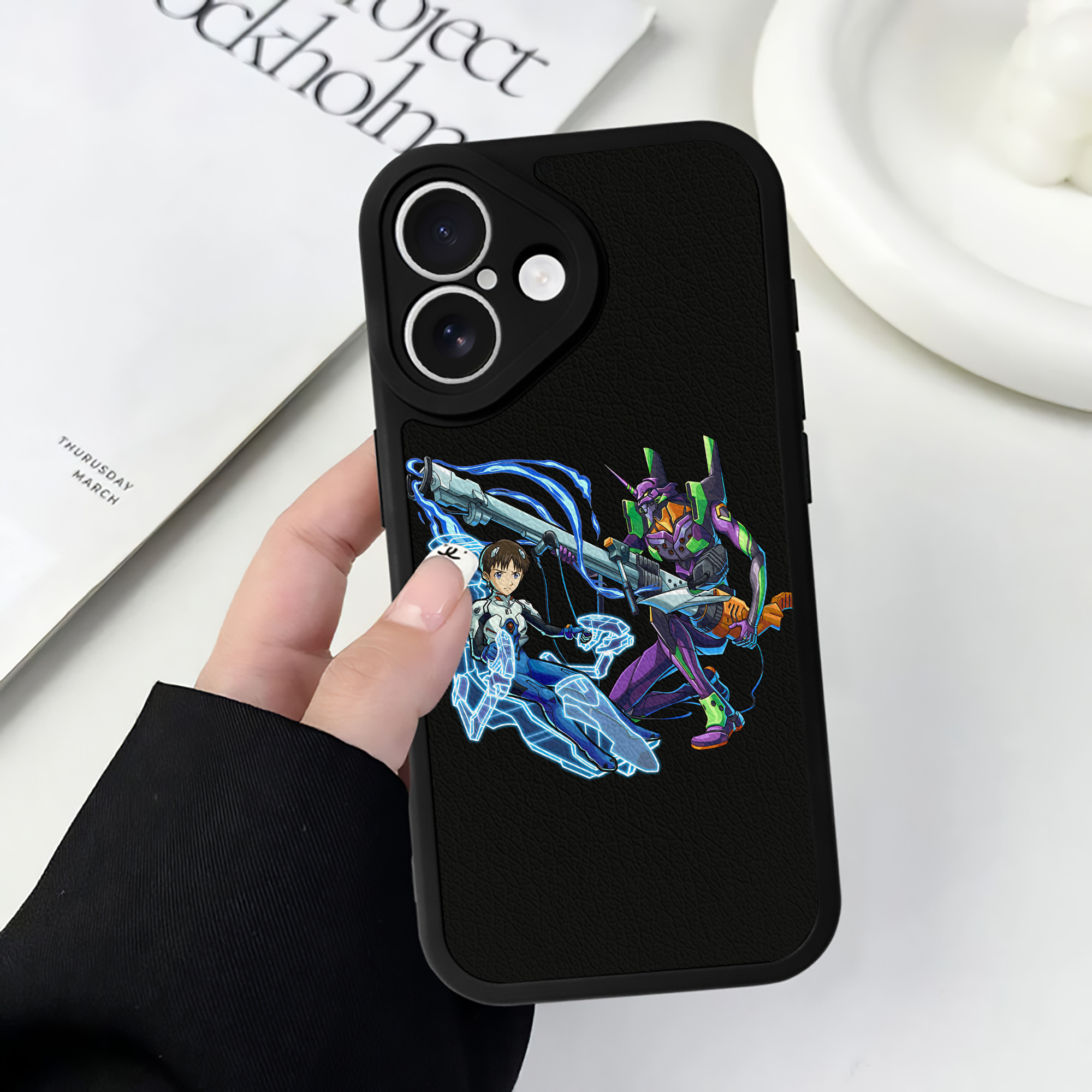 （画像用） EVA 新世紀エヴァンゲリオン 【iPhone 16シリーズ対応】シリコンスマホケース（レザー調） 材質：シリコン